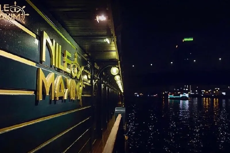 Cena a Bordo de Crucero Nile Maxim o Nile Pharaoh